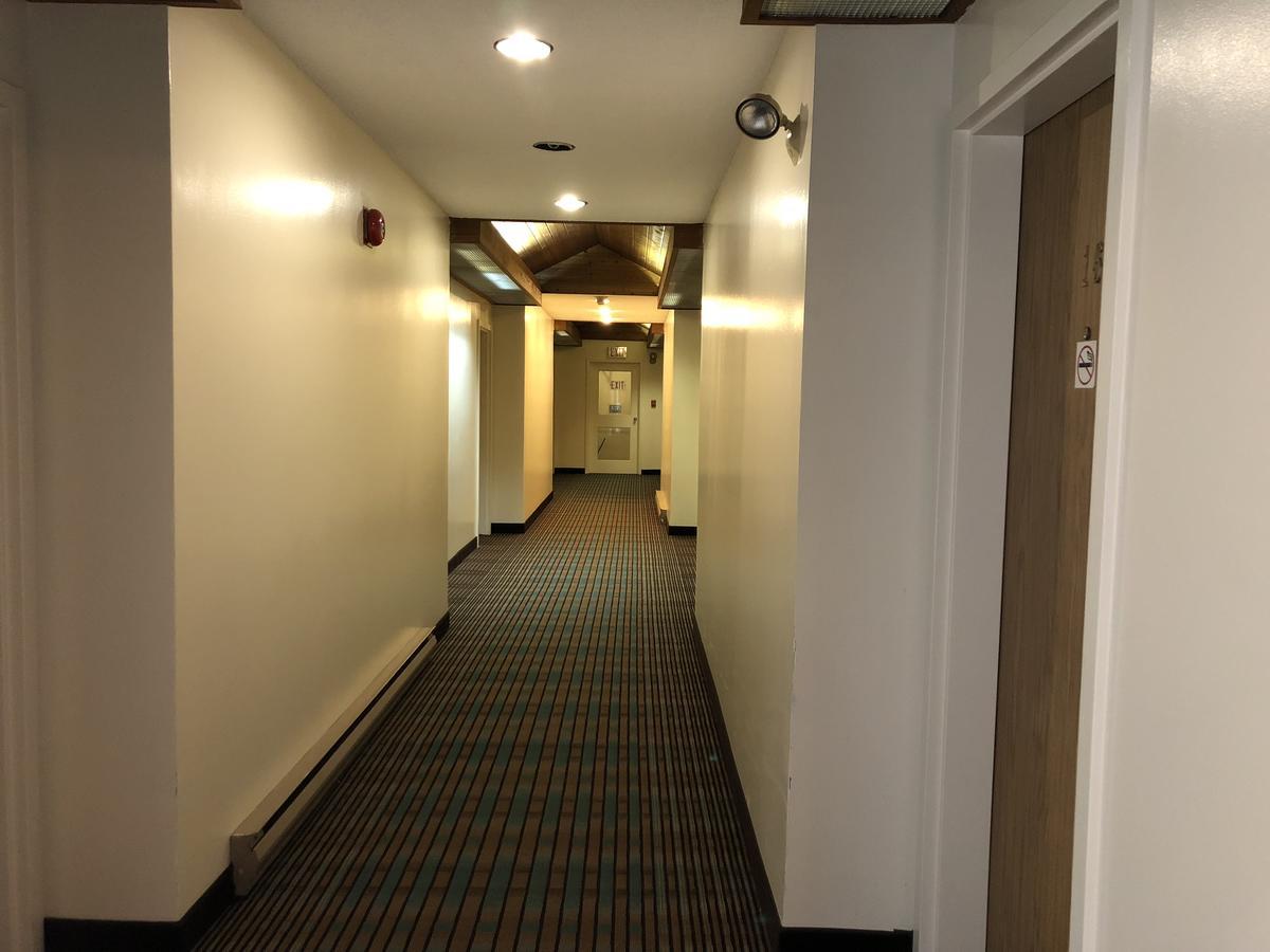 Agassiz Park Lodge McCreary Exterior foto