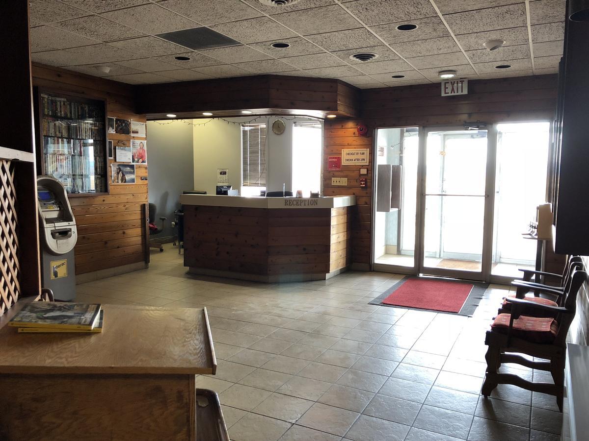 Agassiz Park Lodge McCreary Exterior foto