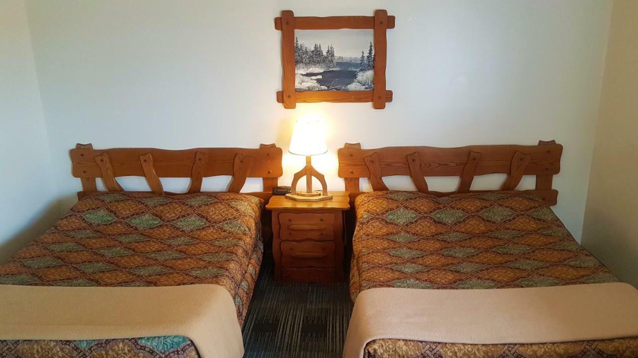 Agassiz Park Lodge McCreary Exterior foto