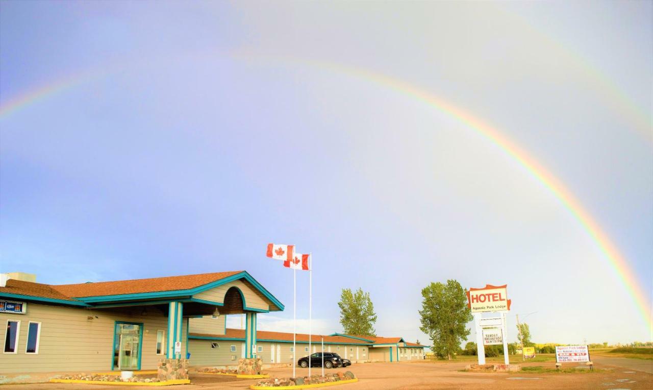 Agassiz Park Lodge McCreary Exterior foto